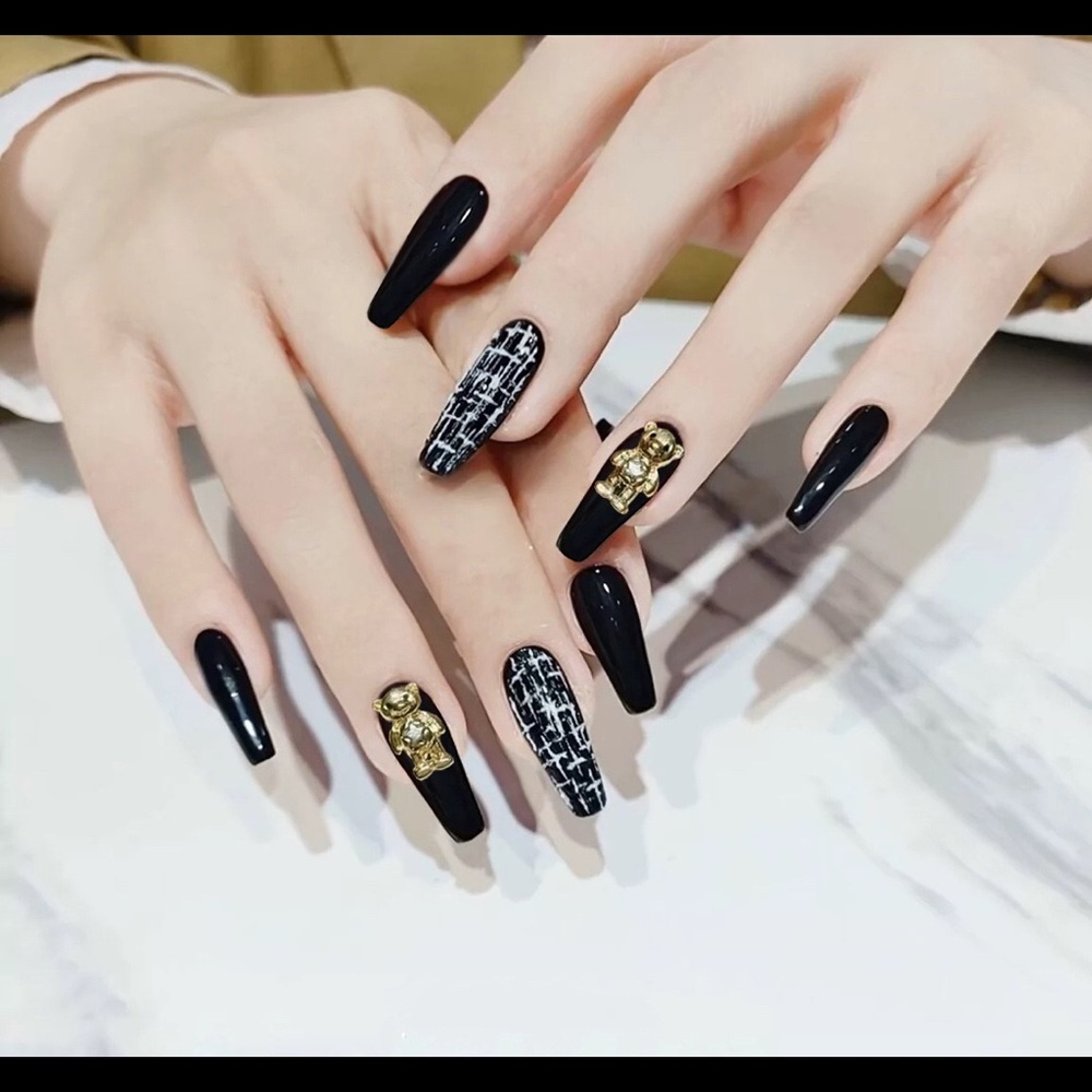 CLEAROUT🌹 Final sale💅 Press-on nails yellow bear 24 pics new in box - Picture 3 of 4